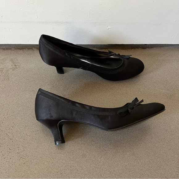 Mary Jane heels with bows - Picture 6 of 8